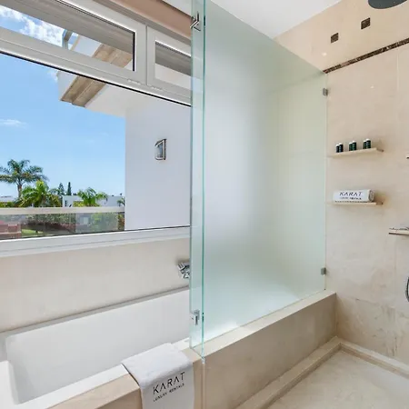 Karat Oasis Del Duque 아데제